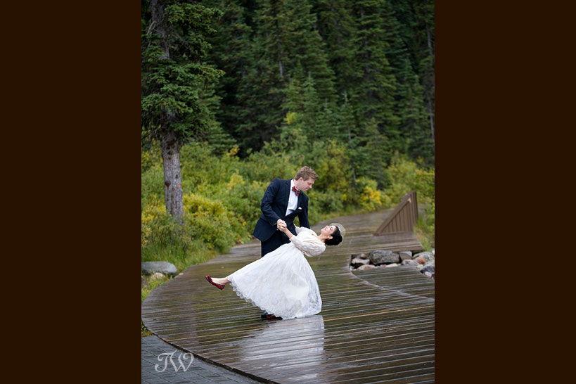 lake-louise-wedding-photographer-chateau-lake-louise-bride-groom-dancing