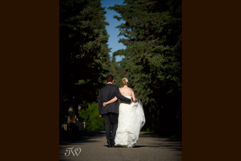 Bow-Valley-Ranche-wedding-photographs-bride-groom