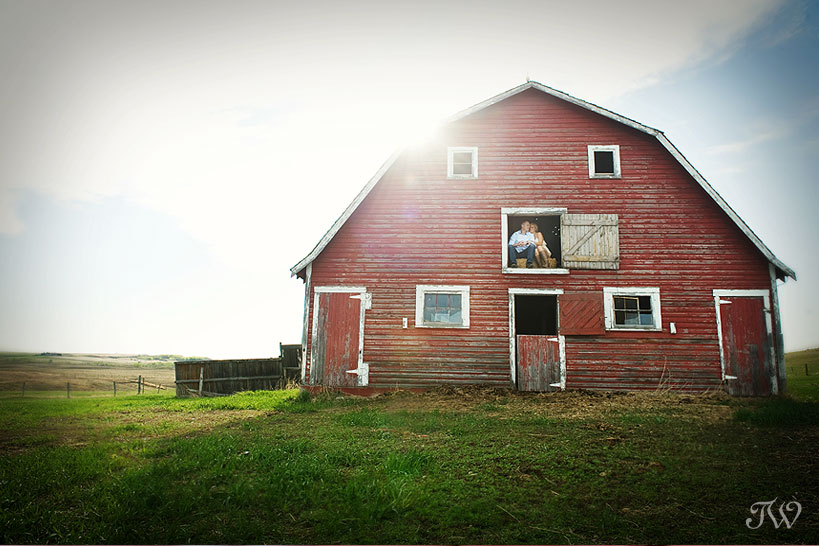 Rural-Calgary-engagement-photographs-bride-groom-red-barn