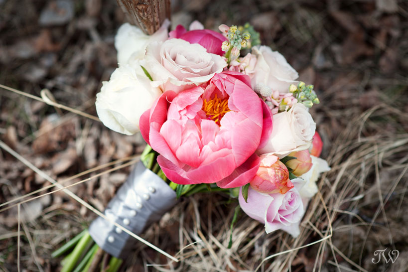 Photographer-in-Calgary-Calgary-wedding-photographer-coral-bouquet