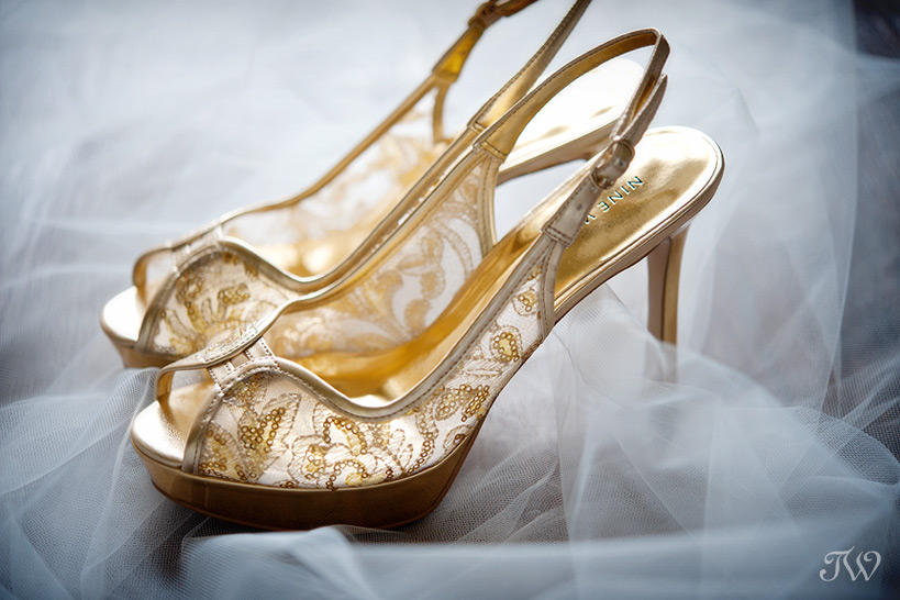 gold-fun-wedding-shoes-nine-west-Tara-Whittaker-Photography
