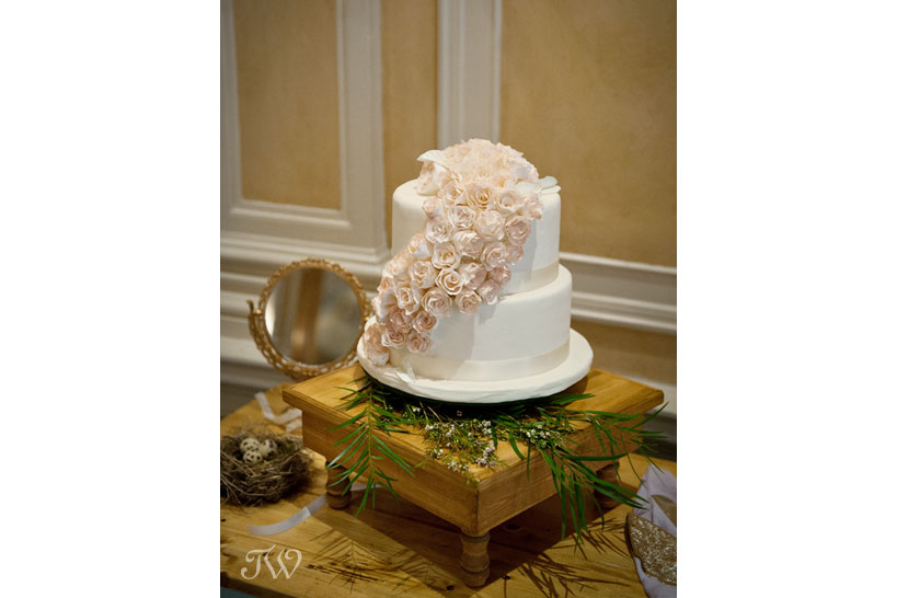 fairmont-palliser-calgary-wedding-cake-13