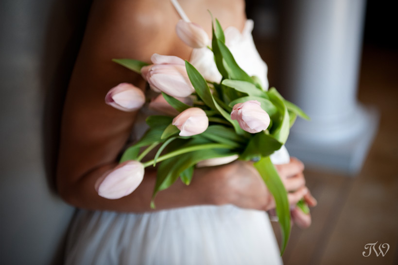 tulip-wedding-bouquets-calgary-wedding-photographer-01