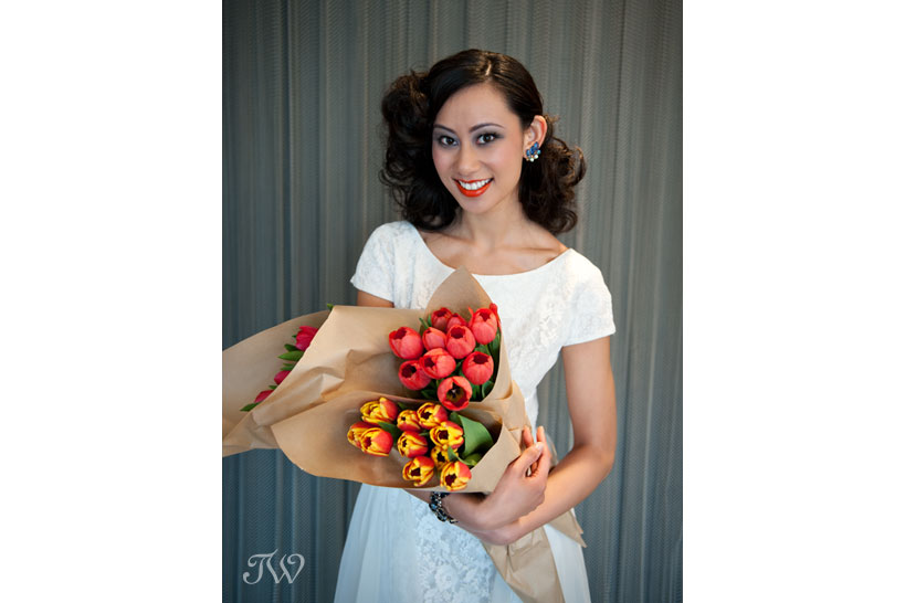 tulip-wedding-bouquets-calgary-wedding-photographer-05
