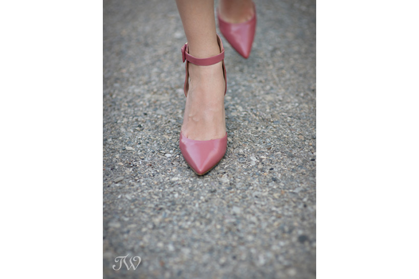 rose-fun-wedding-shoes-Tara-Whittaker-Photography-01