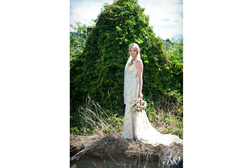 calgary-wedding-photography-maggie-sottero-wedding-gown-02
