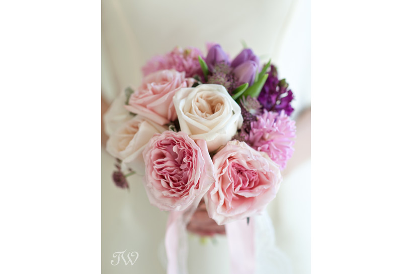 spring-bridal-bouquets-Tara-Whittaker-Photography-01