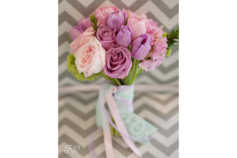 spring-bridal-bouquets-Tara-Whittaker-Photography-02