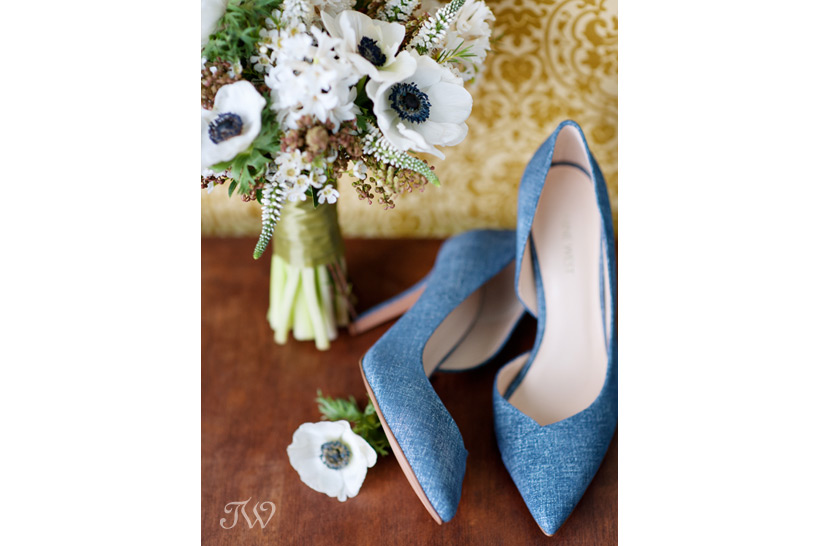 denim-wedding-shoes-Tara-Whittaker-Photography-03