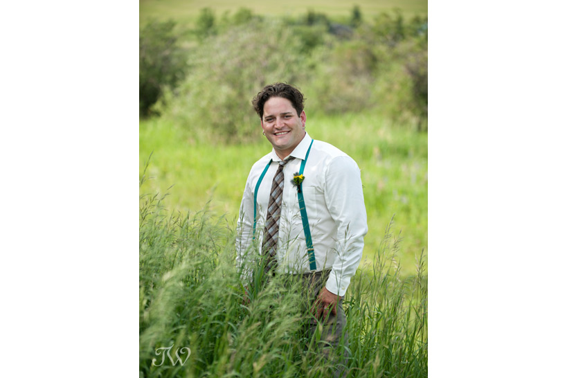 groom at his country wedding captured by Tara Whittaker Photography