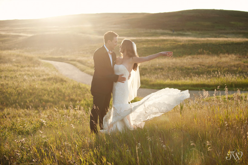 Bride & Groom in Nose Hill Park captured by Tara Whittaker Photography
