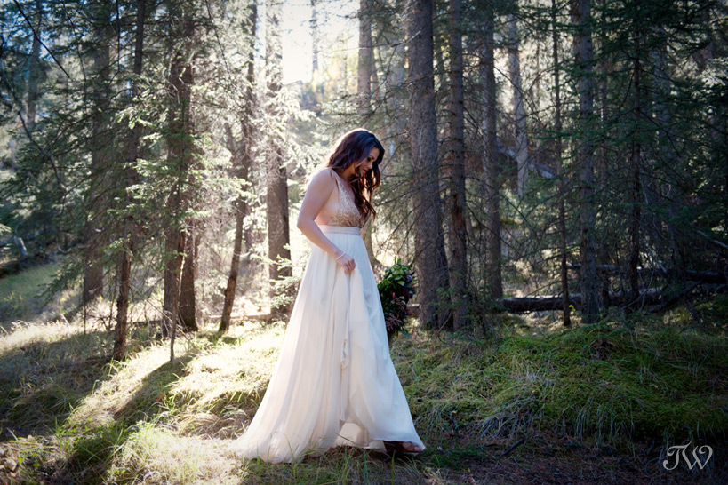 Banff bride in a Truvelle gown captured by Tara Whittaker Photography