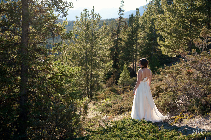 Banff bride on Tunnel Mountain captured by Tara Whittaker Photography