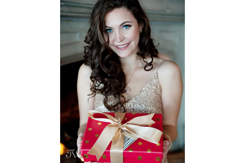 Gift exchange Christmas traditions with Naturally Chic captured by Tara Whittaker Photography