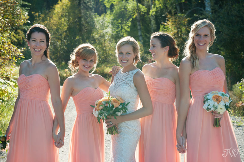 bride and her bridesmaids captured by Fernie wedding photographer Tara Whittaker