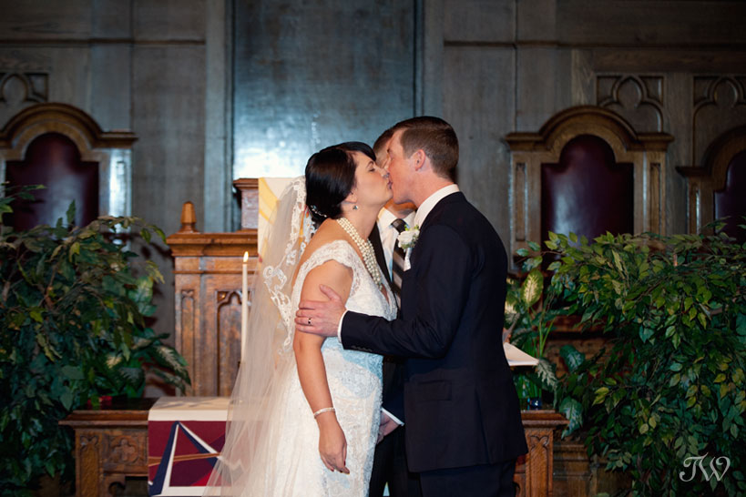first kiss at Central United Church captured by Tara Whittaker Photography