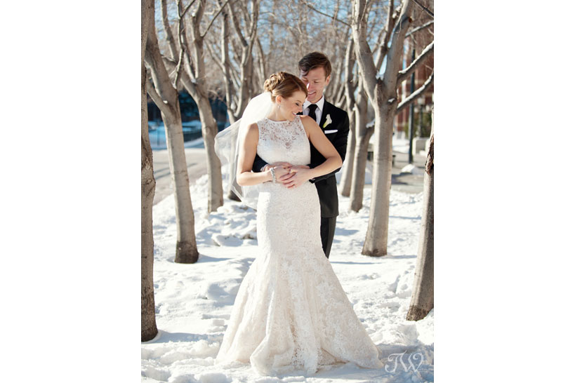 bride and groom winter weddings Calgary wedding photographer Tara Whittaker
