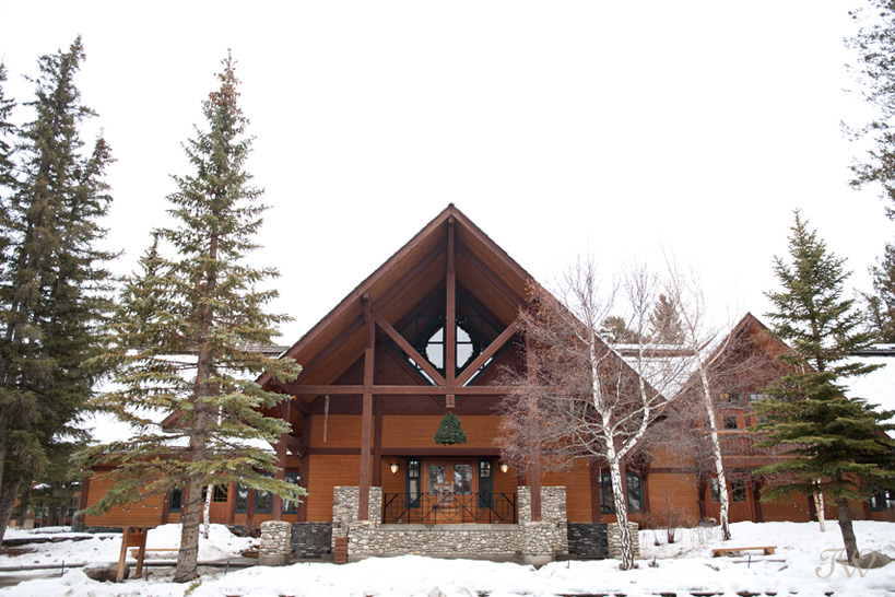 Buffalo Mountain Lodge in Banff captured by Tara Whittaker Photography
