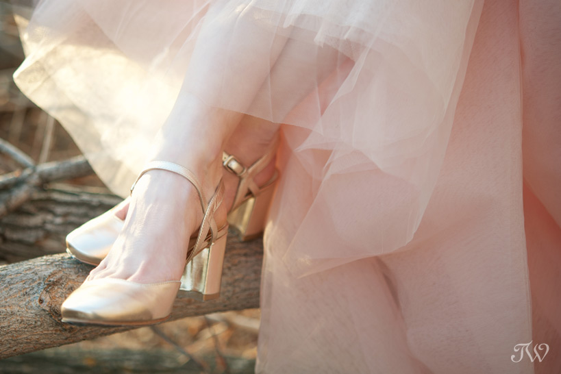 gold bridal shoes from Nine West Canada captured by Tara Whittaker Photography