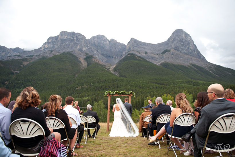 Rocky Mountain wedding in Canmore captured by Tara Whittaker Photography