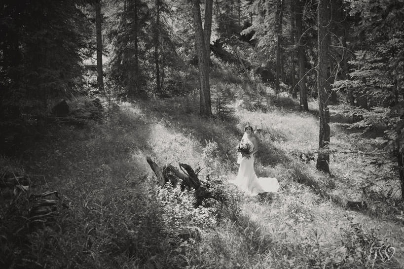 bride before her mountain wedding captured by Calgary photographer Tara Whittaker