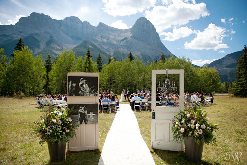 Canmore wedding locations Rundleview Parkette captured by Tara Whittaker Photography