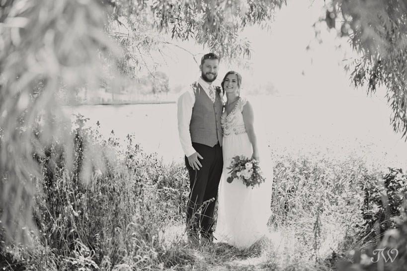 Kelowna wedding photos on Okanagan Lake captured by Tara Whittaker Photography
