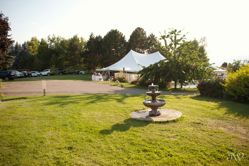 tented reception at Kelowna wedding captured by Tara Whittaker Photography