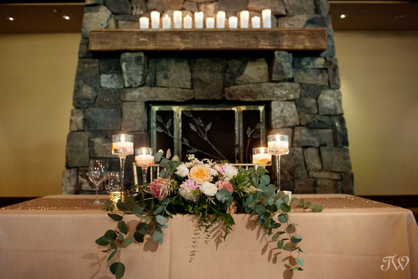 Sweetheart table at Silvertip mountain wedding locations captured by Tara Whittaker Photography