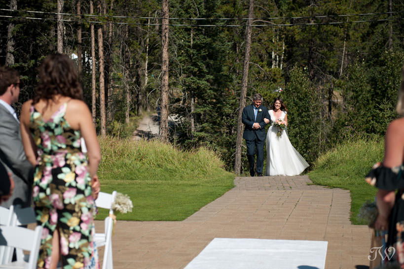 Ceremony at Silvertip mountain wedding locations captured by Tara Whittaker Photography