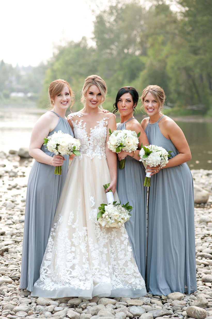 bridal party at Stanley Park in Calgary captured by Calgary wedding photographer Tara Whittaker