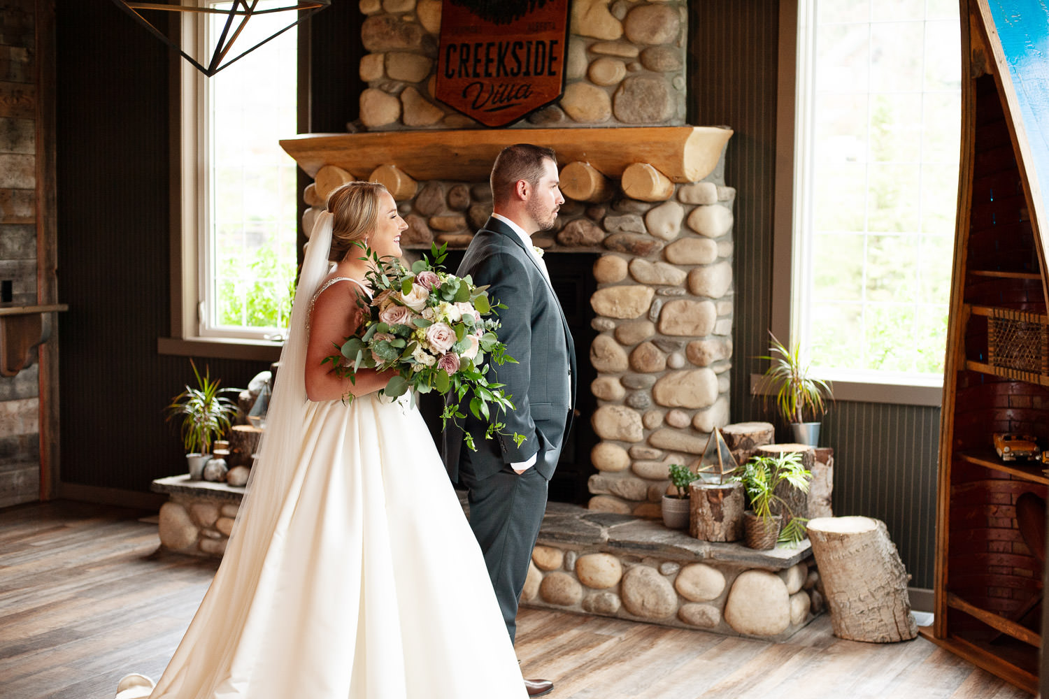 First look before a Creekside Villa wedding captured by Tara Whittaker Photography