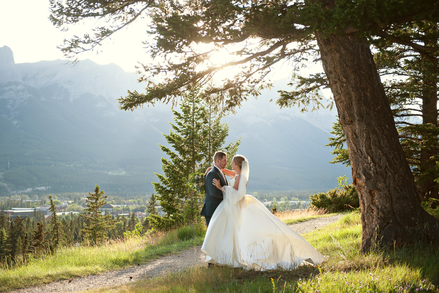 Bridal portrait overlooking the Bow Valley in Canmore captured by Tara Whittaker Photography