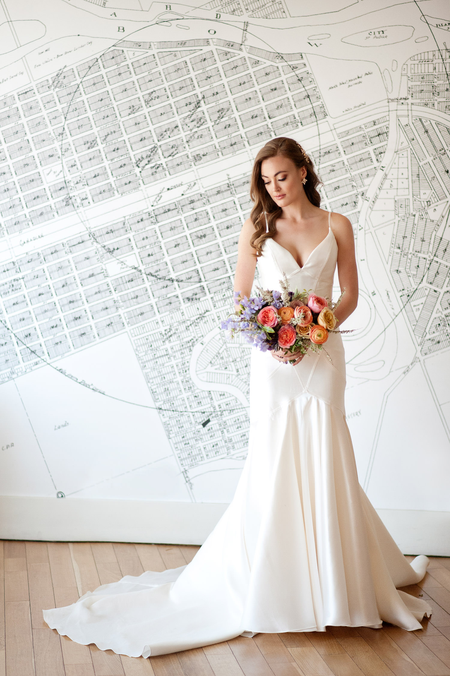 Spring bride at The Nash captured by Tara Whittaker Photography