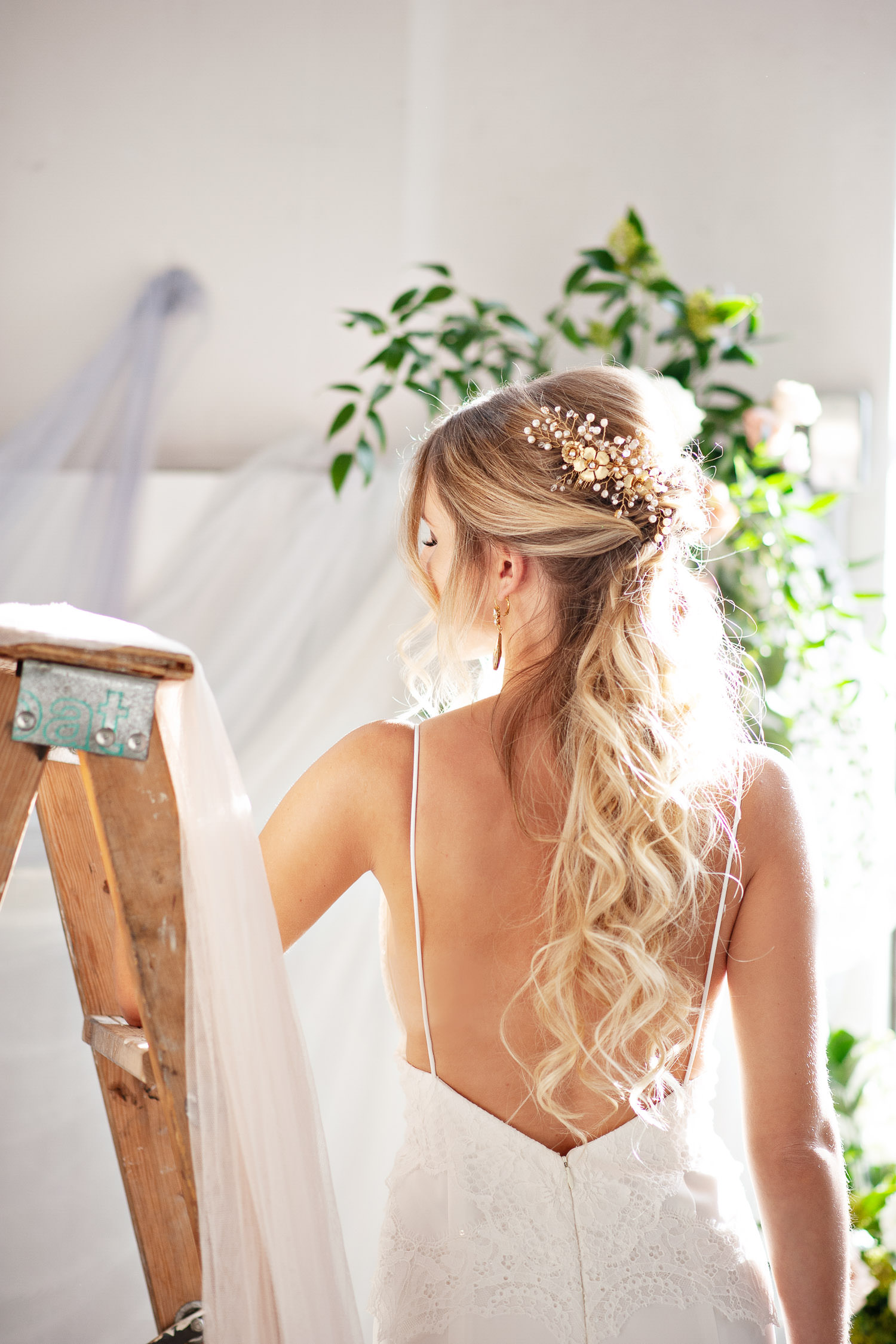 Gold hair comb from Joanna Bisley Design captured by Tara Whittaker Photography