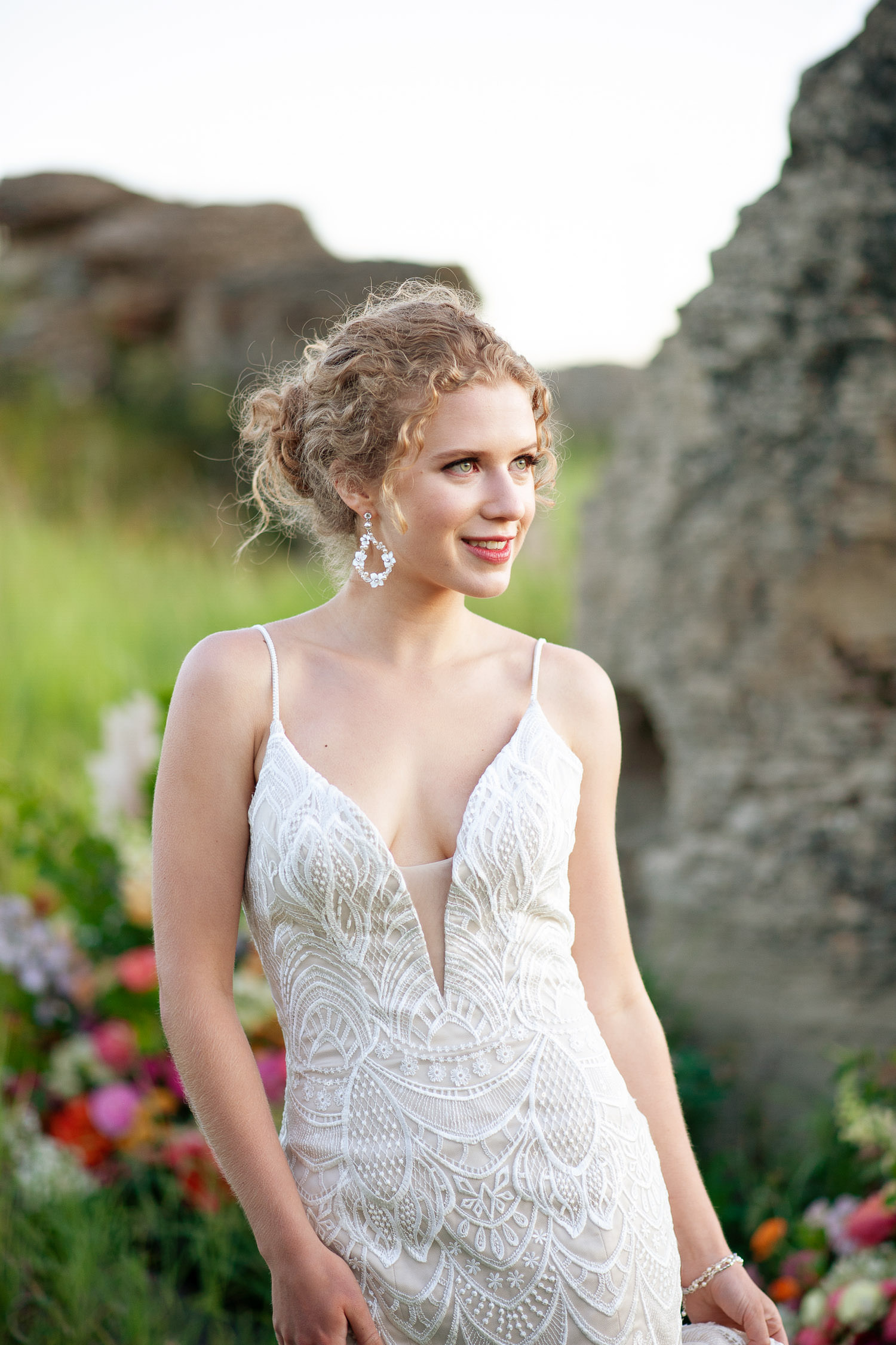 Alberta bride wearing a lace gown from Lis Simon captured by Tara Whittaker Photography