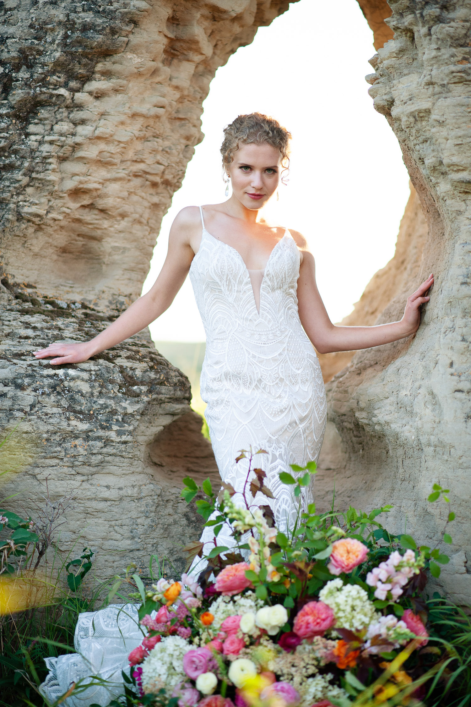fall bride wearing a lacy gown by Lis Simon captured by Tara Whittaker Photography