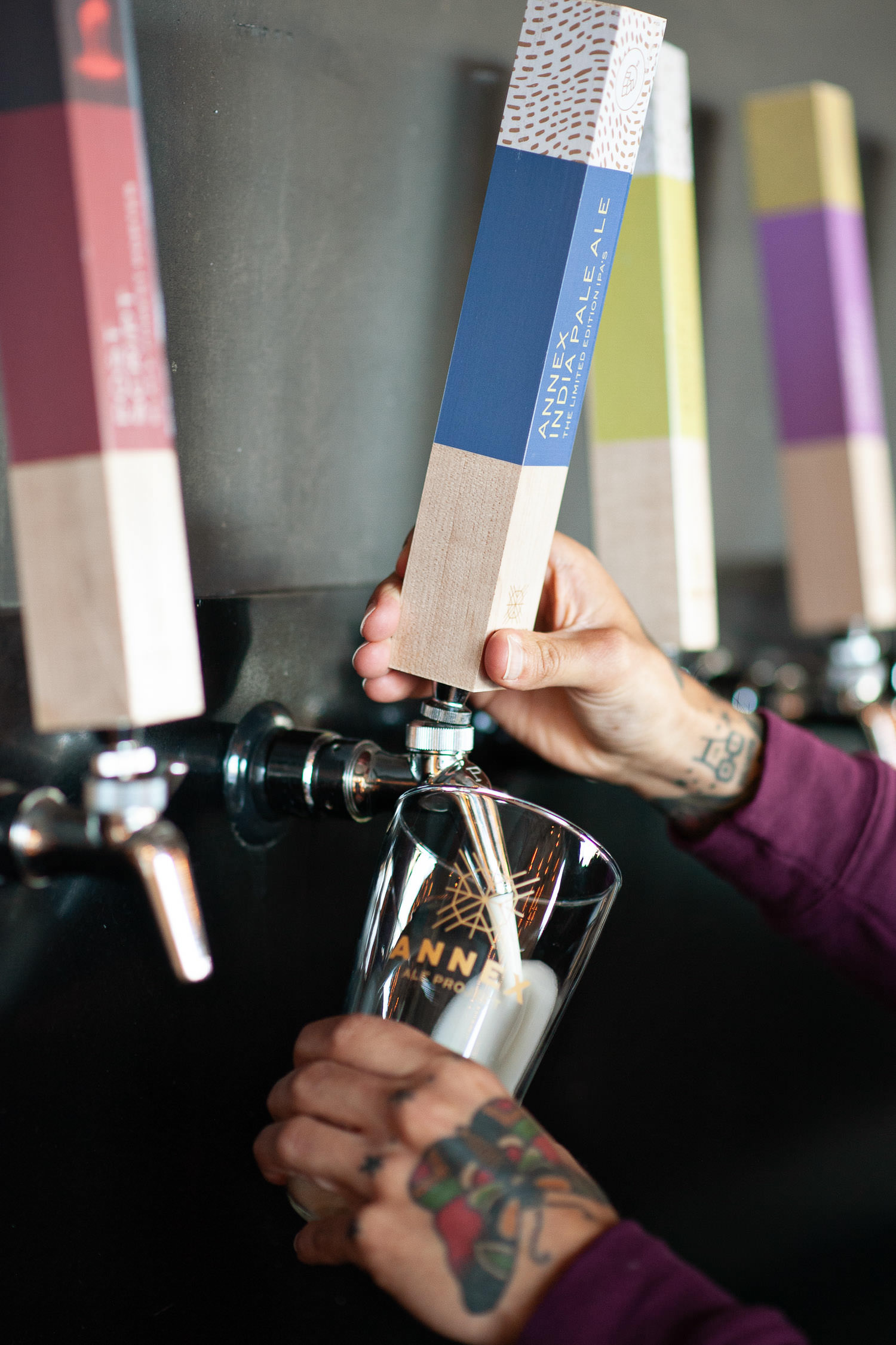 Each holiday mini session includes a $25 gift card from Annex Ale Project